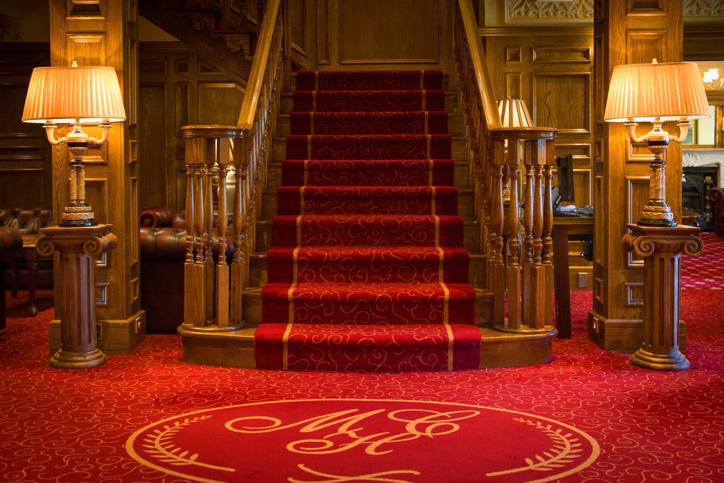 Meadow Court Hotel Loughrea Esterno foto