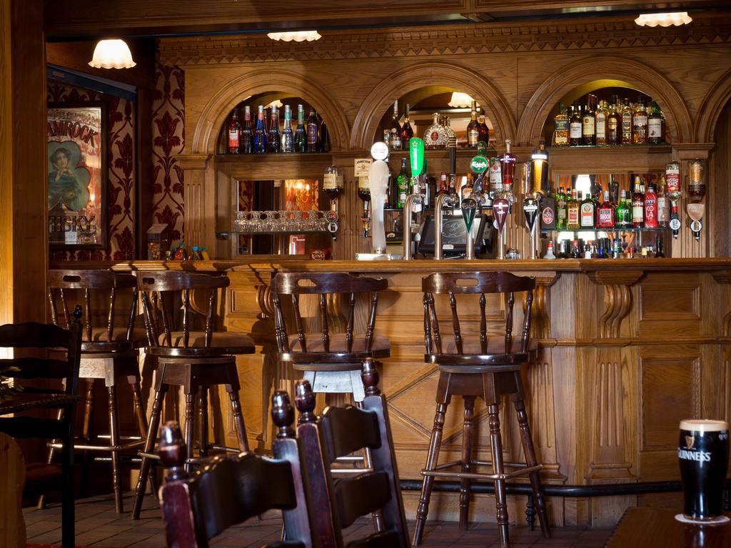 Meadow Court Hotel Loughrea Esterno foto