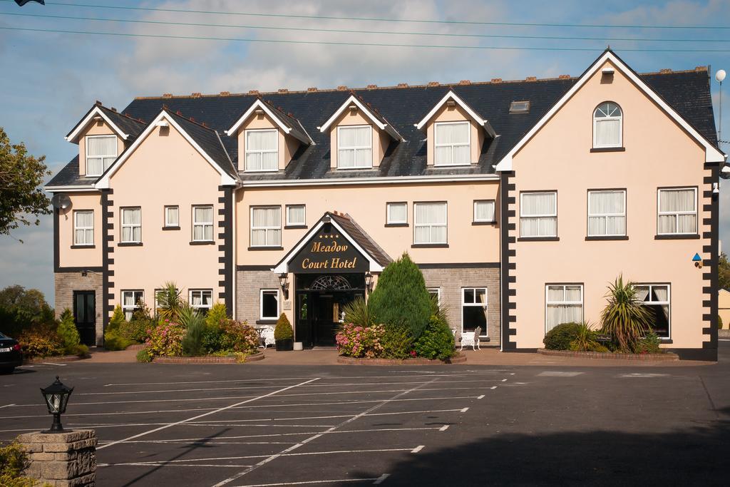 Meadow Court Hotel Loughrea Esterno foto