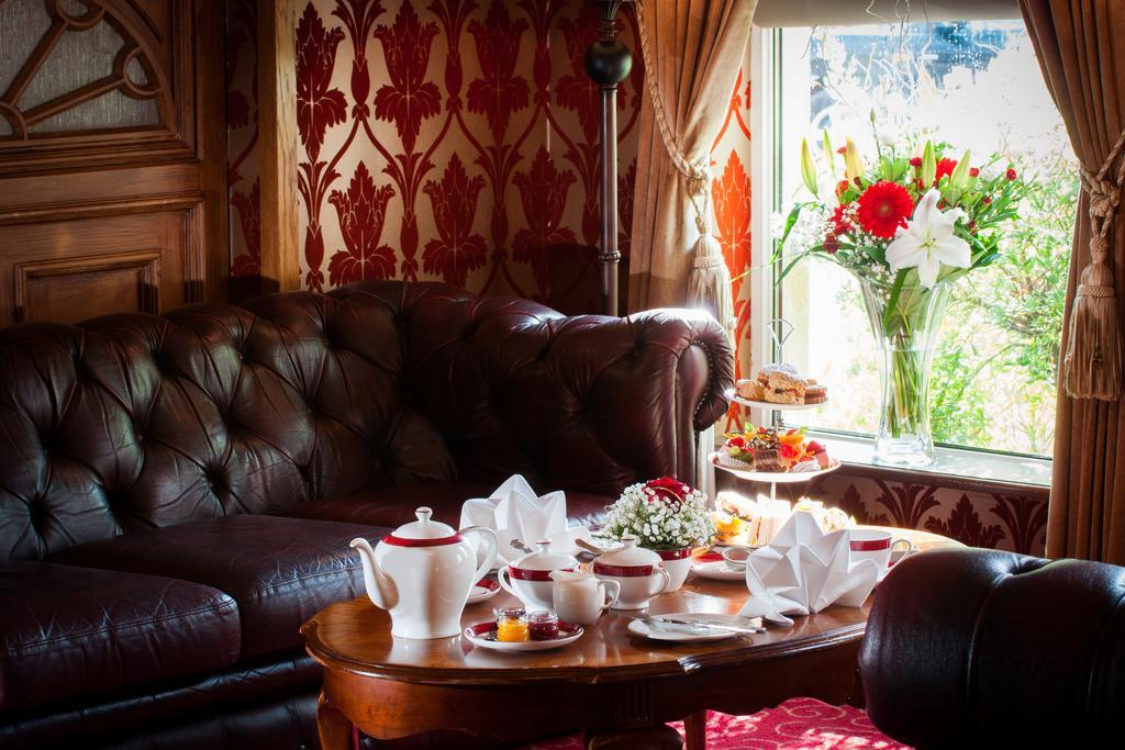 Meadow Court Hotel Loughrea Esterno foto