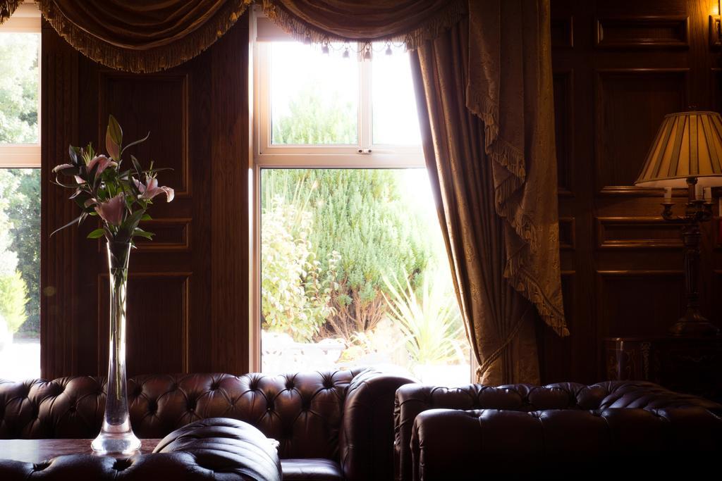 Meadow Court Hotel Loughrea Esterno foto