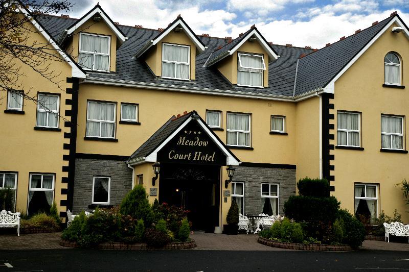 Meadow Court Hotel Loughrea Esterno foto