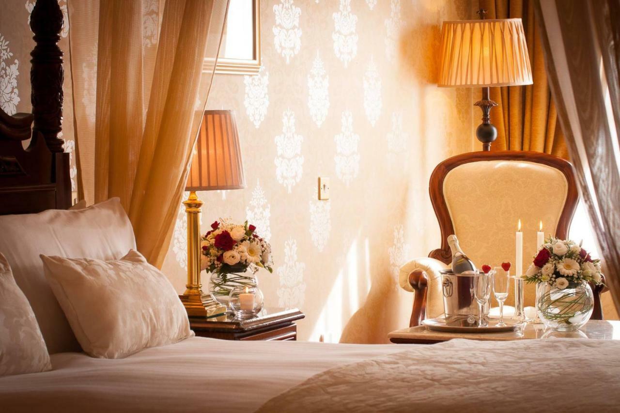 Meadow Court Hotel Loughrea Esterno foto